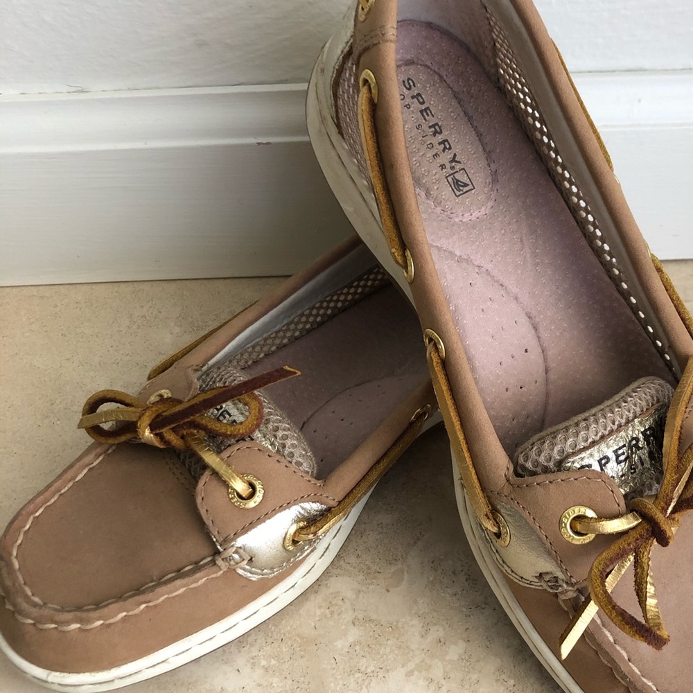 Women’s shoes